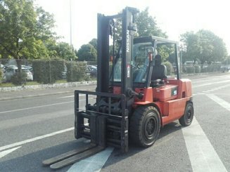 Empilhador de contrapeso 4 rodas