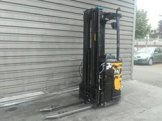 Stacker com condutor transportado Caterpillar NSR20N - 1