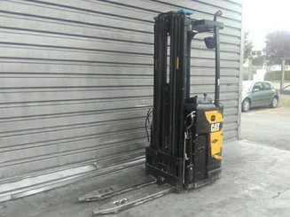 Stacker com condutor transportado