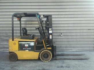 Empilhador de contrapeso 4 rodas Caterpillar EP25K-PAC