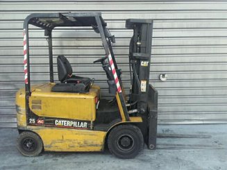 Empilhador de contrapeso 4 rodas Caterpillar EP25K-PAC - 7