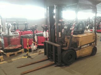 Empilhador de contrapeso 4 rodas