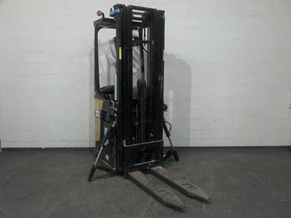Stacker com condutor transportado Caterpillar NSR20N - 4