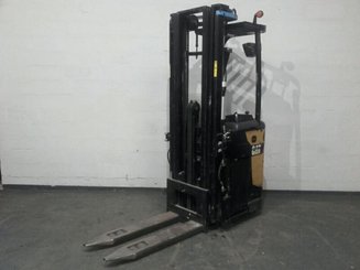 Stacker com condutor transportado Caterpillar NSR20N - 5