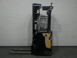 Stacker com condutor transportado