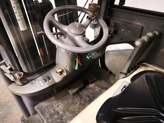 Empilhador de contrapeso 3 rodas Crown SC5320 1,3 - 3