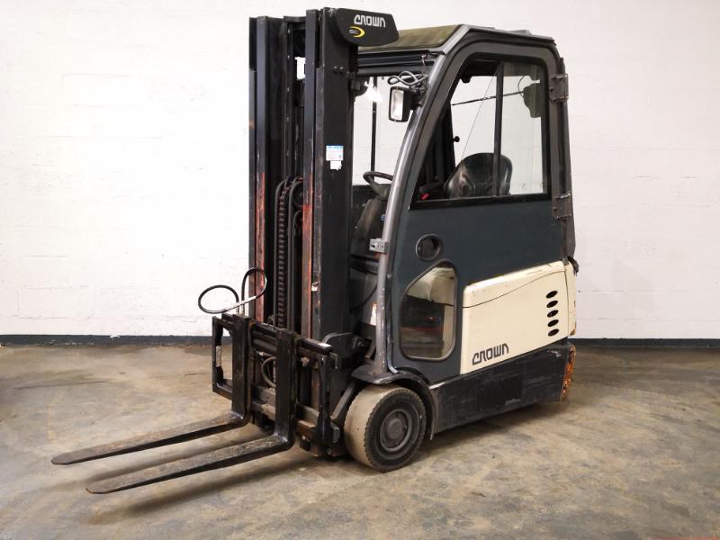 Empilhador de contrapeso 3 rodas Crown SC5320 1,3 - 1
