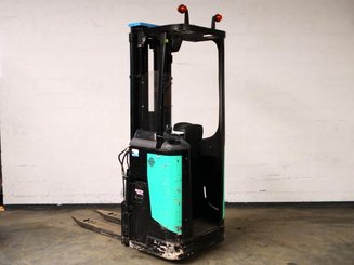 Stacker com condutor transportado