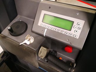 Preparador de encomendas alto nível Crown LP3520 - 5