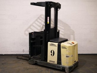 Preparador de encomendas alto nível Crown LP3520 - 1