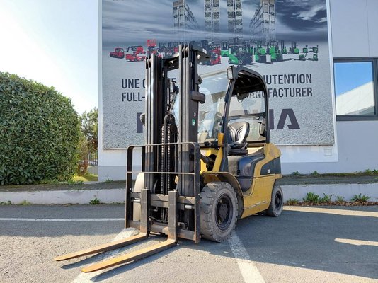 Empilhador de contrapeso 4 rodas Caterpillar GP25N - 1