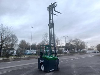 Empilhador multidireccional Combilift CBE3000