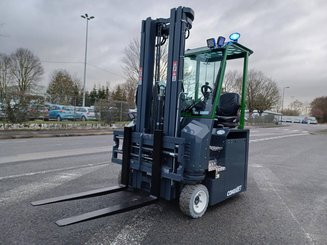 Empilhador multidireccional Combilift CBE3000