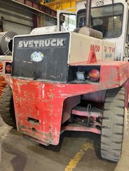 Carreta elevadora a diesel Svetruck 1612038