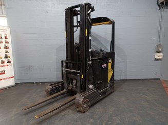 Empilhador retráctil Caterpillar NR16N2