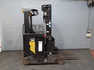 Empilhador retráctil Caterpillar NR16N2
