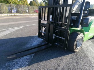 Empilhador de contrapeso 4 rodas Hangcha XC35i - 18