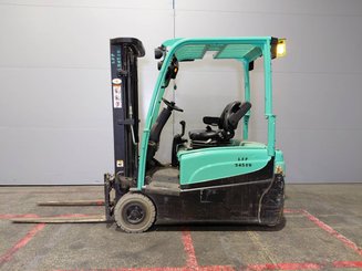Empilhador de contrapeso 3 rodas Yale ERP16VTLWB - 4