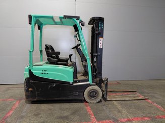 Empilhador de contrapeso 3 rodas Yale ERP16VTLWB - 5