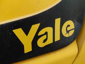 Empilhador de contrapeso 3 rodas Yale ERP18VT