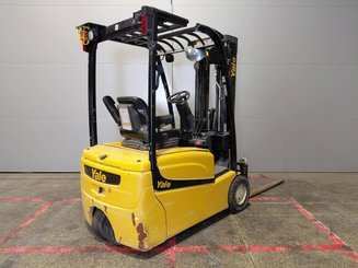 Empilhador de contrapeso 3 rodas Yale ERP18VT