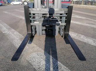 Empilhador multidireccional AMLIFT AGILIFT 3000E