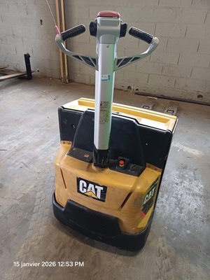 Porta-paletes eléctrico com condutor a pé - NPP20N2
