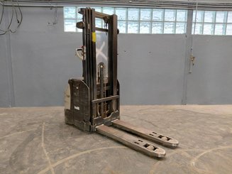 Stacker com condutor a pé Crown ESI4000-12 - 1
