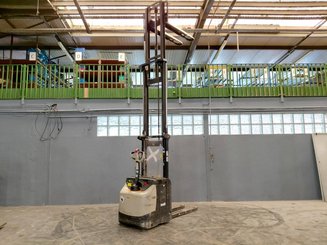 Stacker com condutor a pé Crown ESI4000-12 - 14