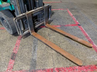 Empilhador de contrapeso 4 rodas Mitsubishi FG25N - 6