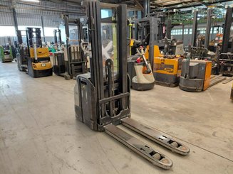 Stacker com condutor a pé Crown ESI4000-12 - 4