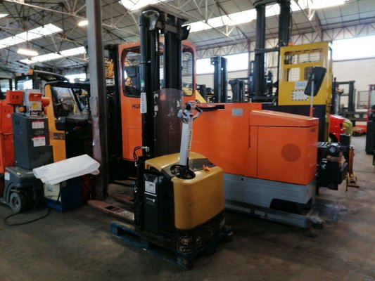 Stacker com condutor a pé - NSP16N