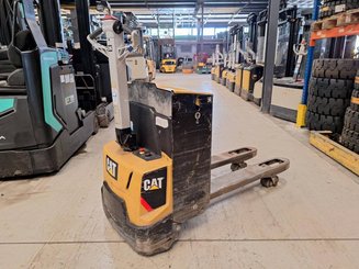 Porta-paletes eléctrico com condutor a pé Caterpillar NPP20N2 - 11