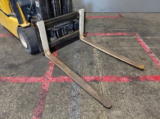Empilhador de contrapeso 3 rodas Yale ERP18VT