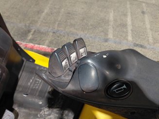Carreta elevadora a gás Yale GLP45VX6