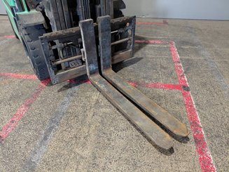 Empilhador de contrapeso 4 rodas Yale GDP30VX