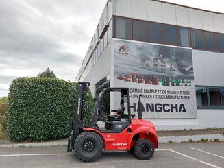 Carreta elevadora todo terreno Hangcha TT35-2 (CPCD35-X2W98E-RT2) - 2