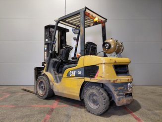 Empilhador de contrapeso 4 rodas Caterpillar GP30NTD - 2