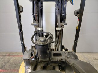 Empilhador de contrapeso 4 rodas Caterpillar GP30NTD - 8