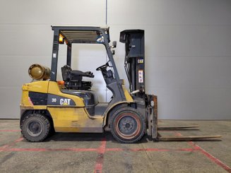 Empilhador de contrapeso 4 rodas Caterpillar GP30NTD - 5