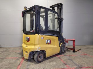 Empilhador de contrapeso 4 rodas Caterpillar EP30CN - 2