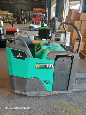 Porta-paletes eléctrico com condutor transportado Mitsubishi PBF25N3R MITSUBISHI - 1