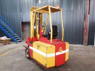 Empilhador de contrapeso 3 rodas Peg F2050EB