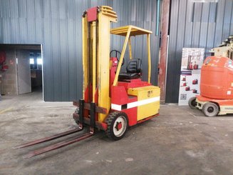 Empilhador de contrapeso 3 rodas Peg F2050EB