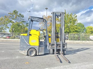 Empilhadeira para corredor estreito Aisle Master 20SE