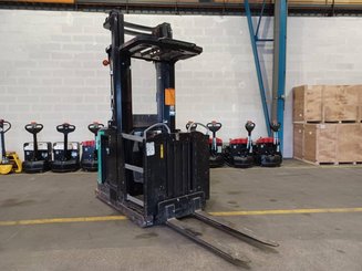 Preparador de encomendas alto nível Caterpillar NOH10N