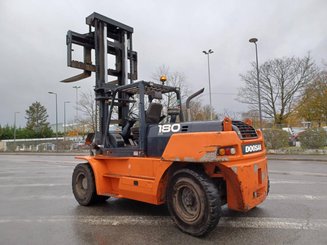 Empilhador de contrapeso 4 rodas Doosan D1808-S