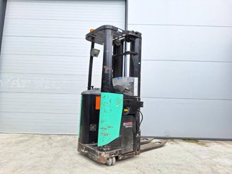 Stacker com condutor transportado Caterpillar NSR20N
