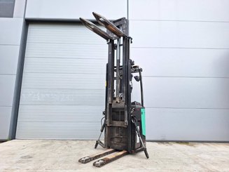 Stacker com condutor transportado Caterpillar NSR20N