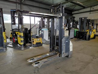 Stacker com condutor a pé Crown ESI4000-12 - 4
